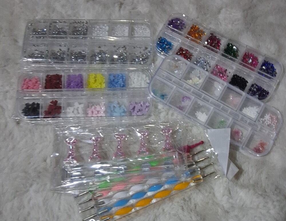 Nail Art Rhinestones and Dotting Tools Set lot 6